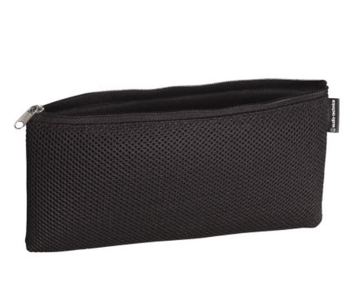Bag for Audio-Technica PRO31QTR dynamic microphone connected with XLRF-Jack cable.