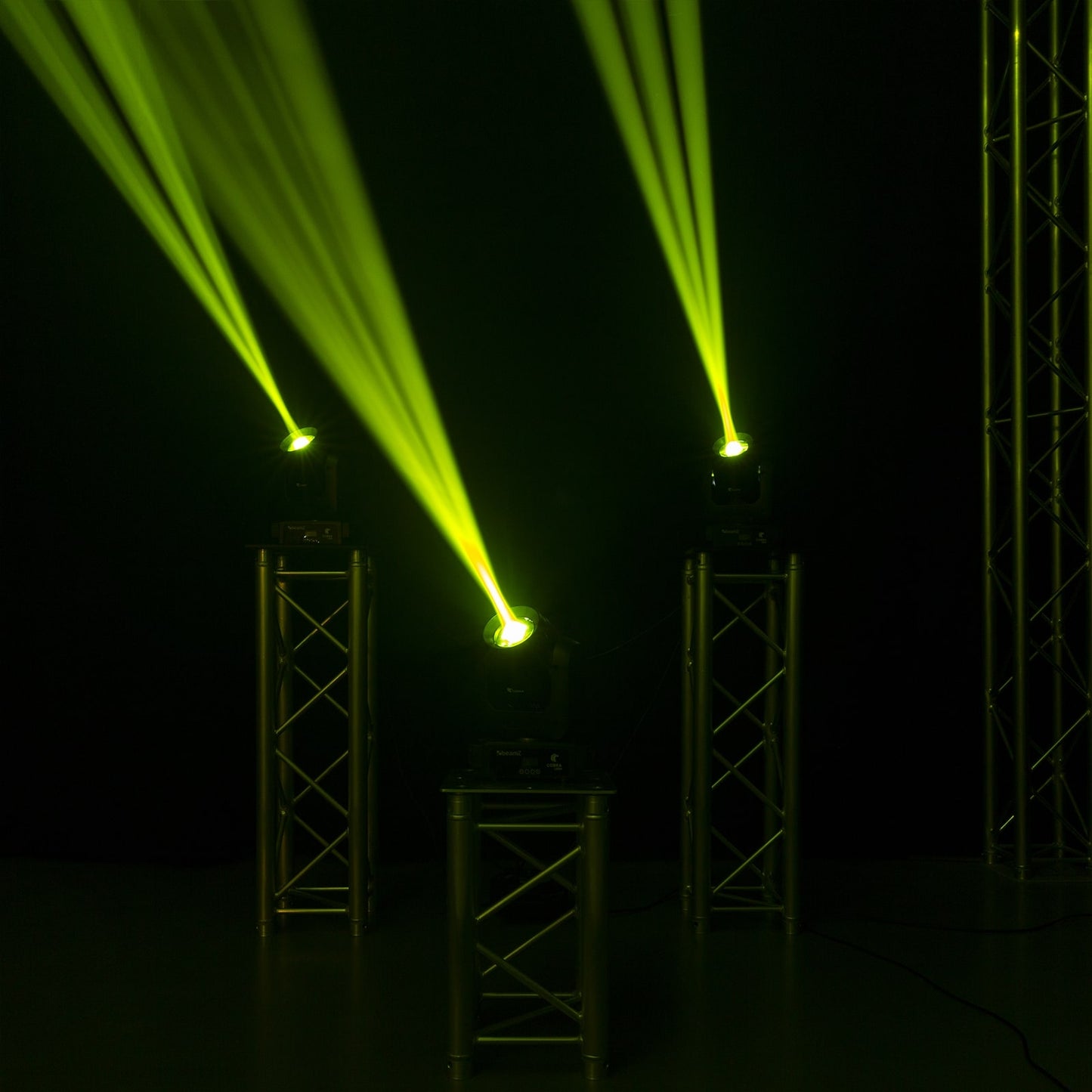 Effects view of the Cobra 100H LED Beam Moving Head - 7 gobos, 7 colors, high-intensity LED, rotatable 6-facet prism 3.