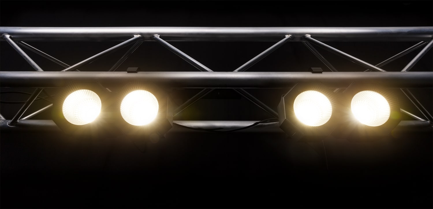 Effects view of the beamZ SB200 Stage Blinder featuring 2x 50W COB LEDs with DMX control 1.
