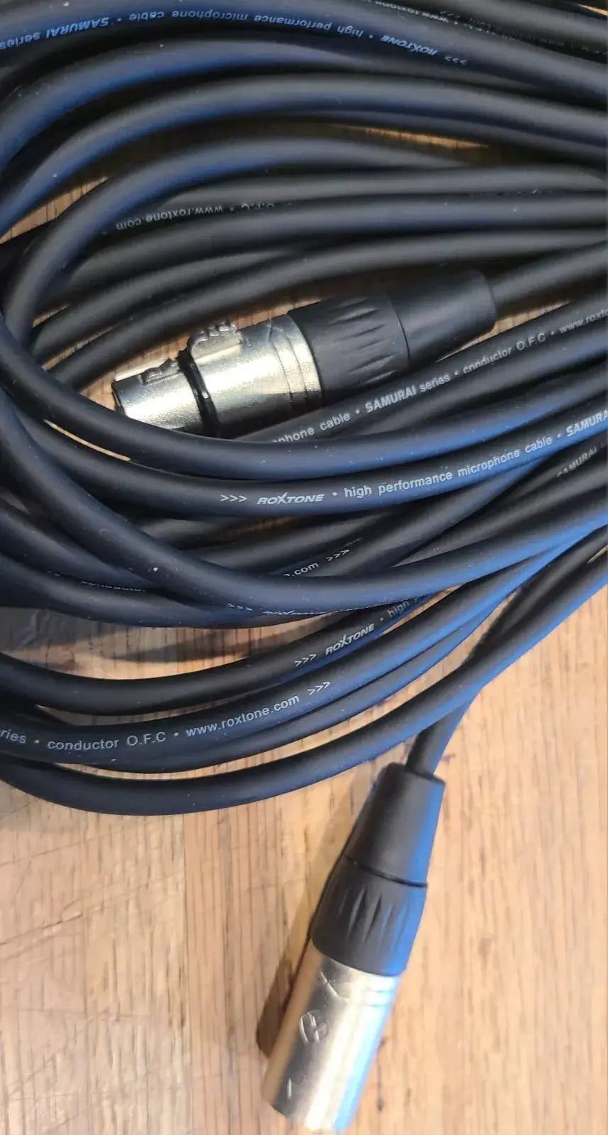 ROXTONE Samurai Series 15M XLR Male to XLR Female Signal Lead Cable displayed in an image.